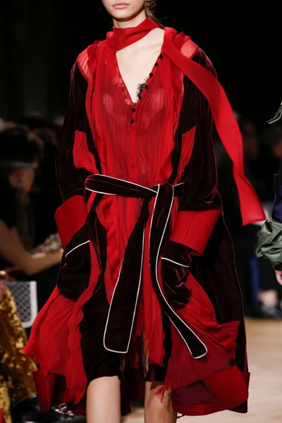 Look 35